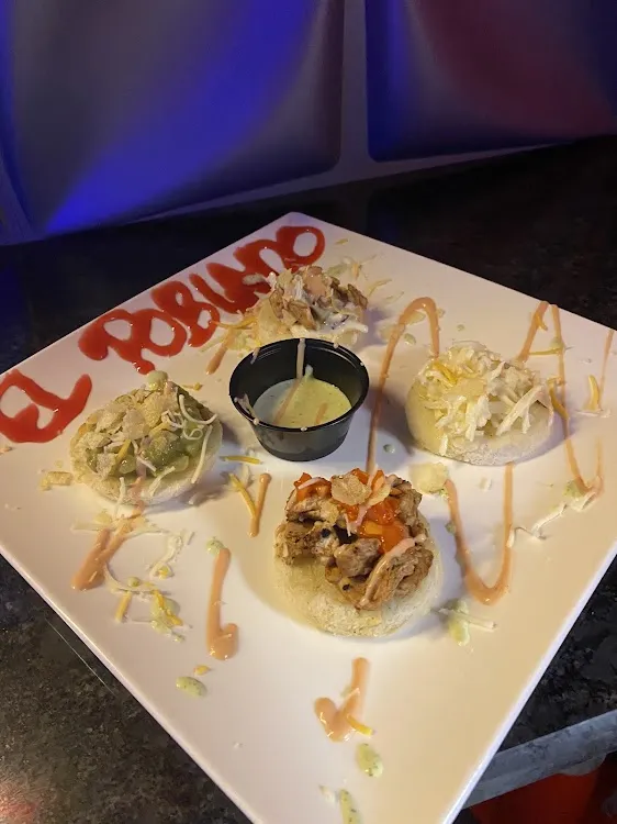 EL POBLADO AREPAS & LOUNGE