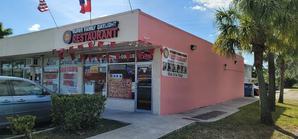 SUPER FAMILY DAYLIGHT RESTAURANT