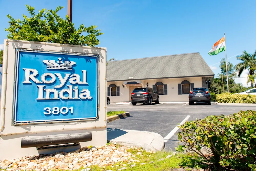 Royal India Restaurant & Bar