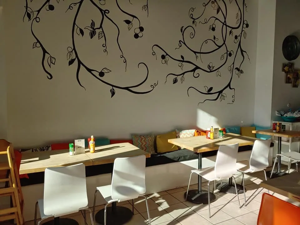 Mio’s Grill & Cafe