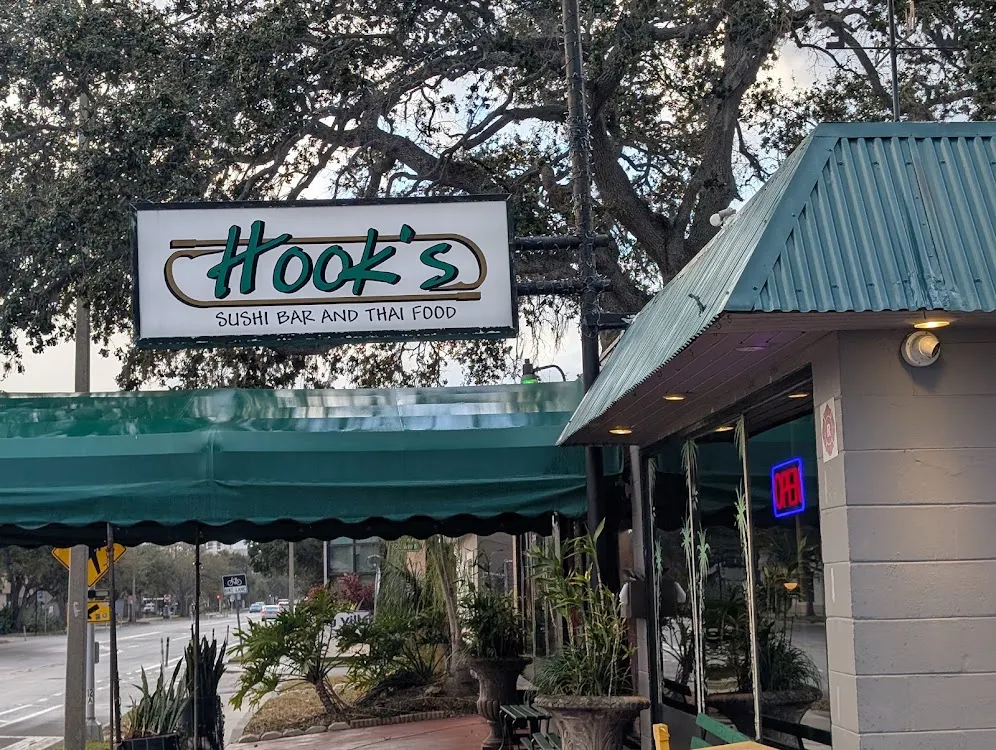 Hook's on 9th