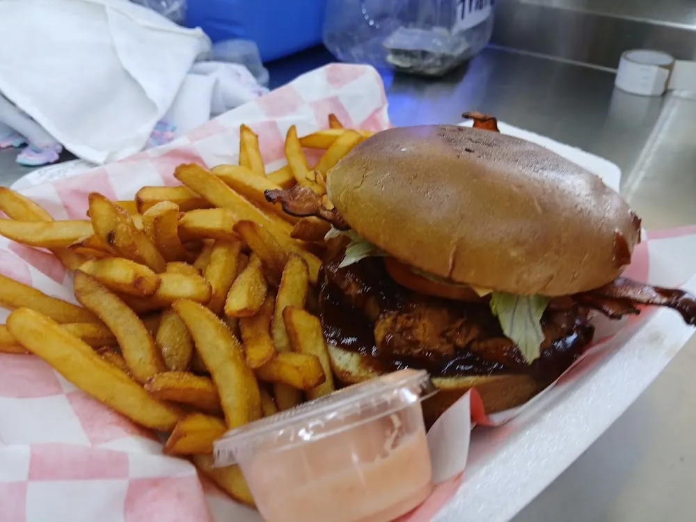 Happys kitchen food truck