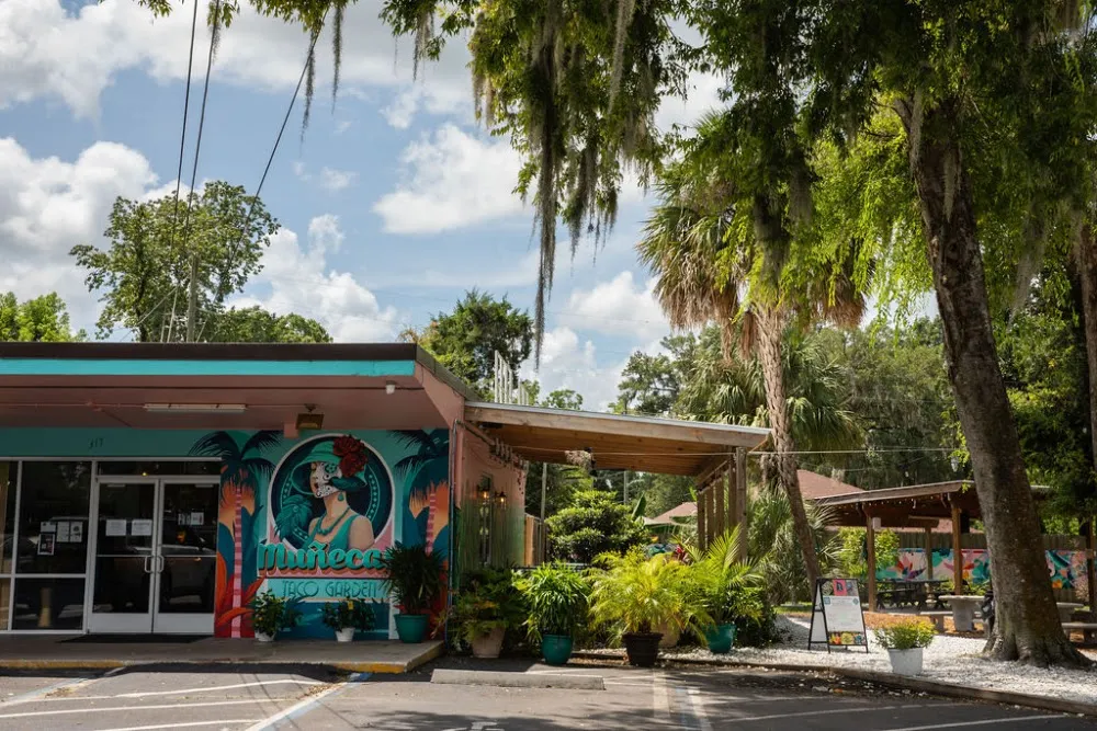 Muñecas Taco Garden and Bar