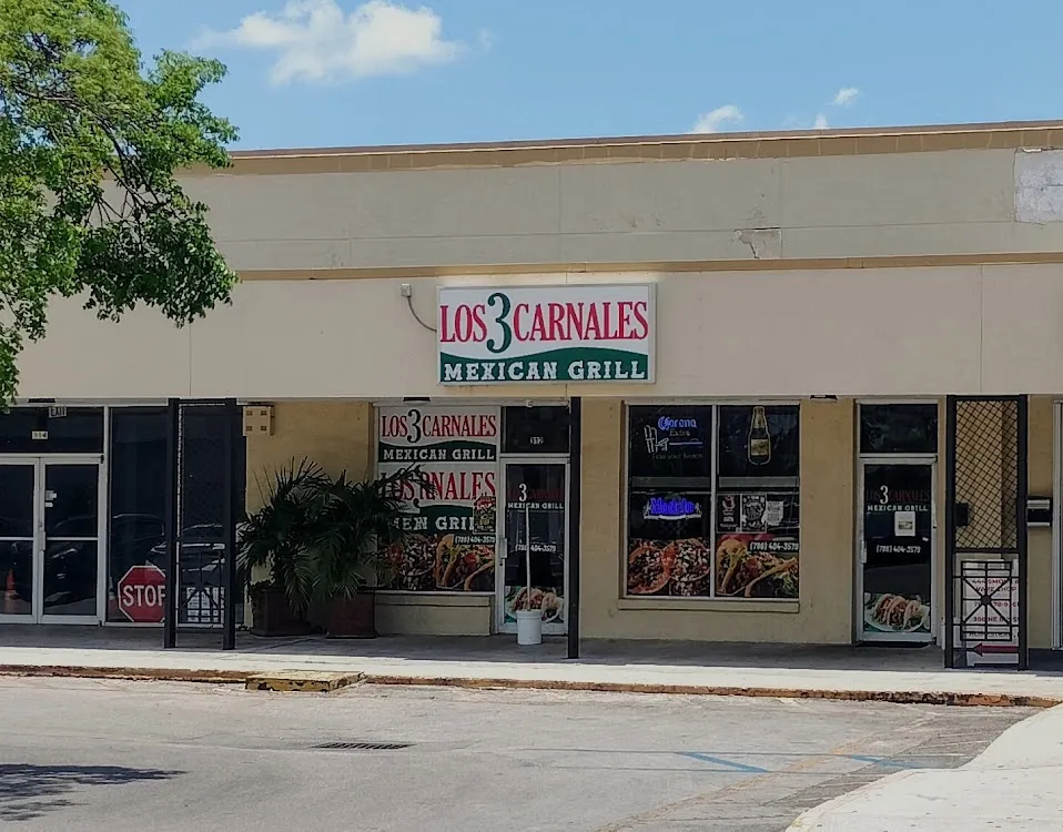 Los Tres Carnales Mexican Grill