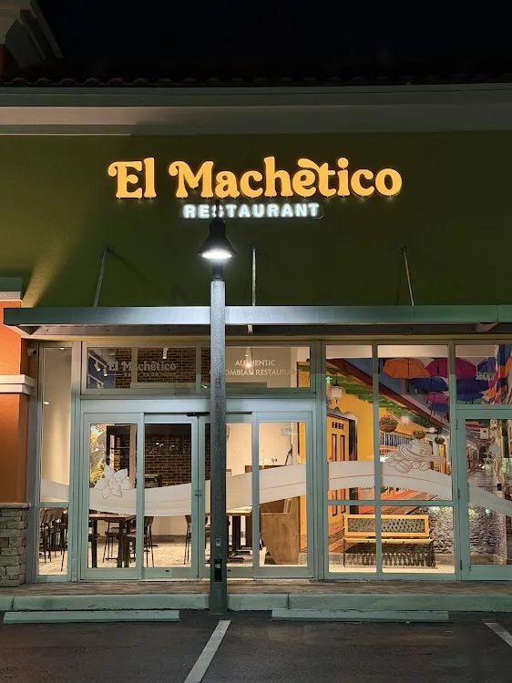 El Machetico Pembroke