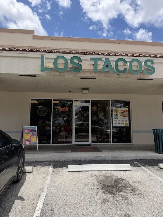 Los Tacos - Pines Blvd.