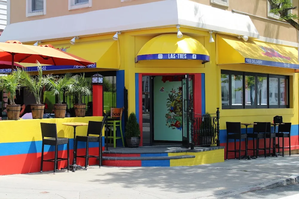 Las Tres Restaurant